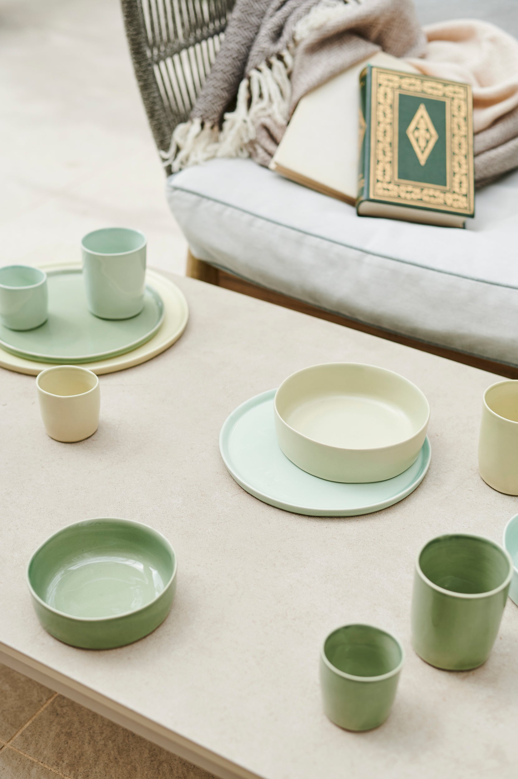 MAOMI】ドイツ食器・炻器 | ELEPHANT FEET LARGE CUP Celadon Blue ø