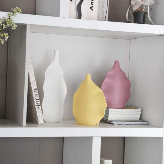 Lineasette】 陶器のオブジェ | 波打つボトル 大 (14x07x30cm